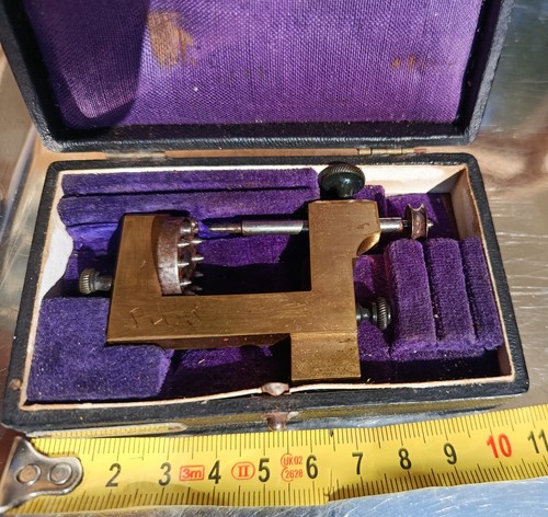 Antique cwz watchmaker pivot - antique,